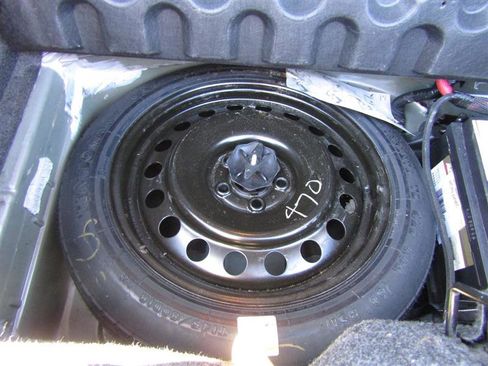 Used 2015 Dodge Challenger SXT Plus w/ Driver Convenience Group image 35