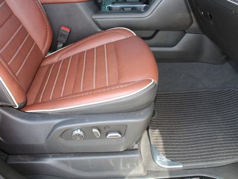 Used 2025 GMC Sierra 2500 Denali Ultimate AWD/4WD image 17