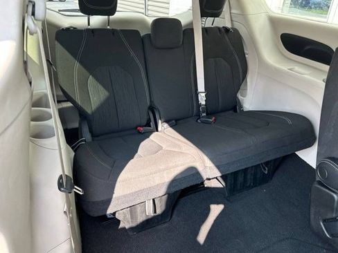 Used 2023 Chrysler Voyager LX FWD image 50