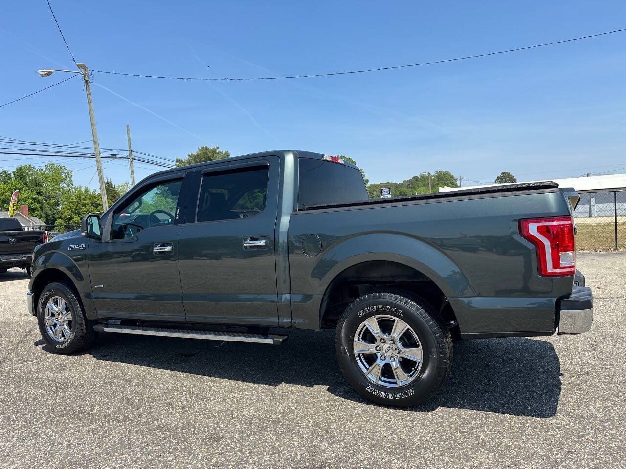 Used 2015 Ford F150 XLT w/ Equipment Group 301A Mid AWD/4WD image 15