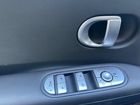 Used 2024 Hyundai Ioniq 5 SE RWD image 11