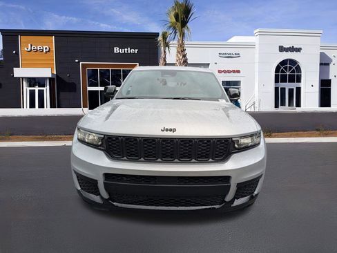 New 2025 Jeep Grand Cherokee L Altitude image 10
