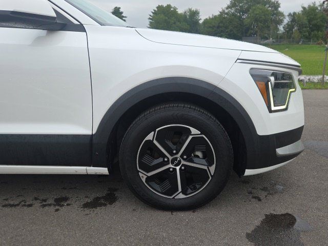 Used 2024 Kia Niro LX FWD image 4