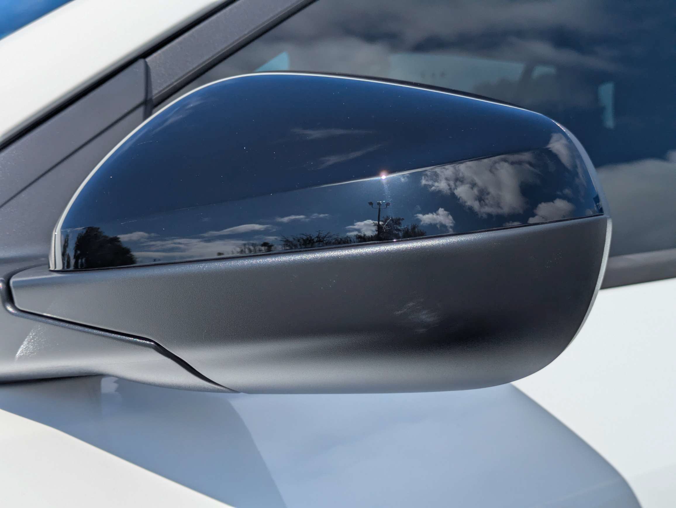 New 2026 Chevrolet Trax RS w/ Sunroof Package FWD image 32