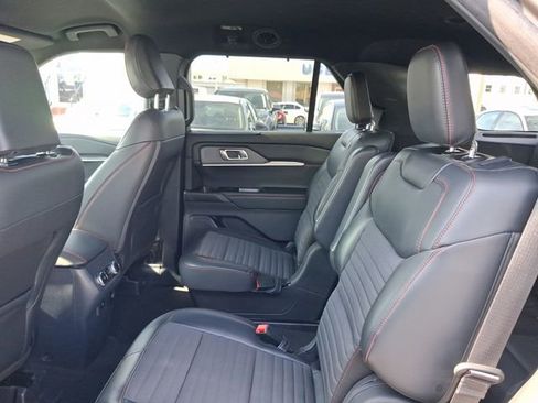 Used 2025 Ford Explorer ST-Line w/ Premium Package RWD image 6