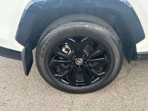 Used 2024 Toyota RAV4 SE w/ Convenience Package image 43