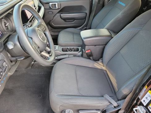 Used 2024 Jeep Wrangler Unlimited Rubicon 4xe AWD/4WD image 9