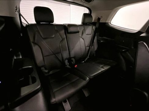Used 2025 Kia Telluride S FWD image 32