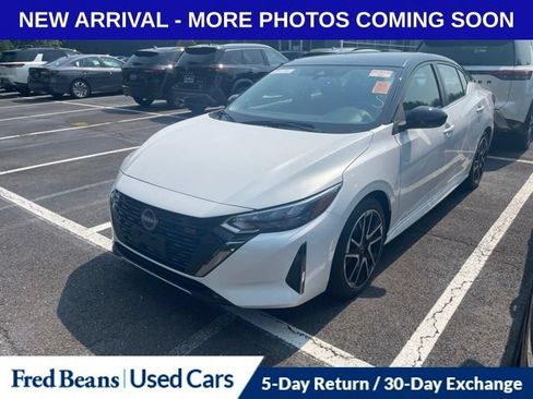 Used 2024 Nissan Sentra SR FWD image 3
