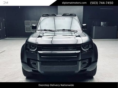 Used 2022 Land Rover Defender 110 V8 AWD/4WD image 11