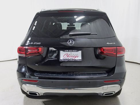 Used 2021 Mercedes-Benz GLB 250 4MATIC w/ Premium Package image 13