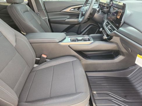 New 2026 Chevrolet Equinox EV LT image 10