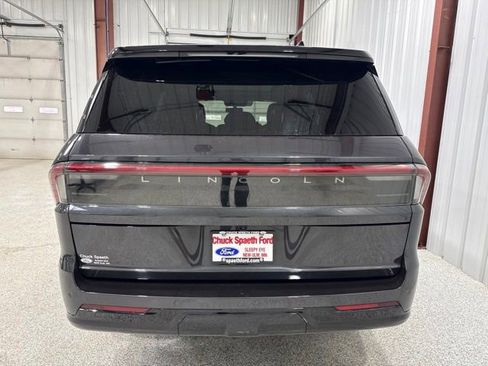 Used 2025 Lincoln Navigator Black Label AWD/4WD image 8