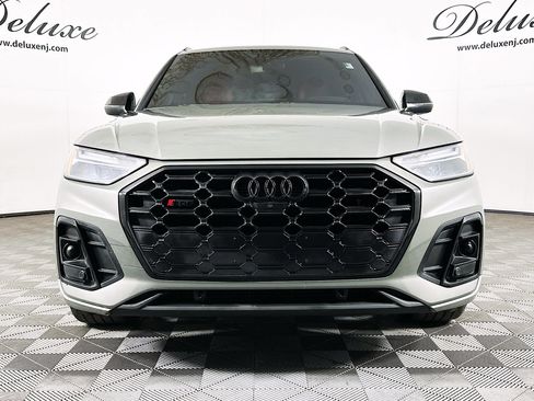 Used 2024 Audi SQ5 Premium Plus w/ Premium Plus Package AWD/4WD image 2