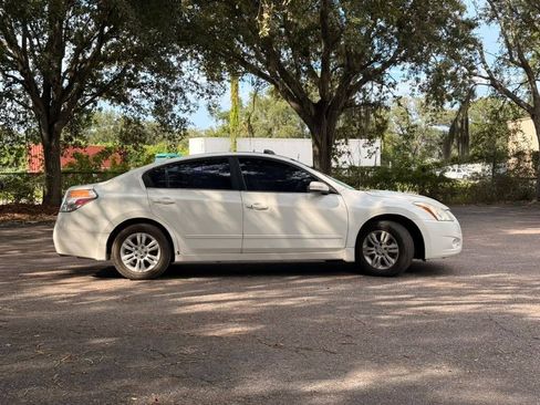 Used 2010 Nissan Altima 2.5 S w/ Convenience Plus Pkg FWD image 4