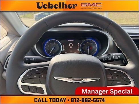 Used 2024 Chrysler Pacifica Touring-L image 30