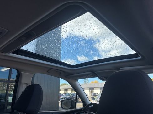 Used 2023 Subaru Forester Premium image 17