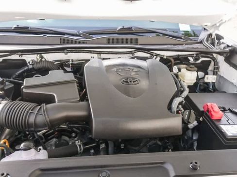 Used 2021 Toyota Tacoma TRD Off-Road w/ TRD Premium Off Road Package image 25