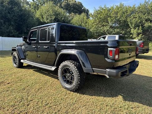 New 2025 Jeep Gladiator Sport image 11