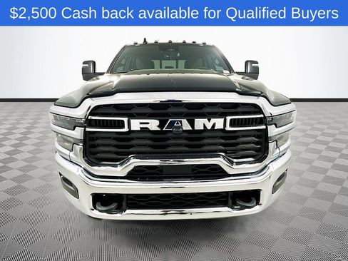 New 2026 RAM 4500 4x4 Crew Cab DRW image 2