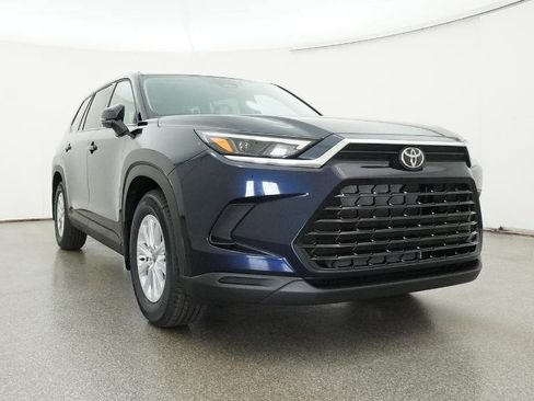 New 2026 Toyota Grand Highlander XLE image 2