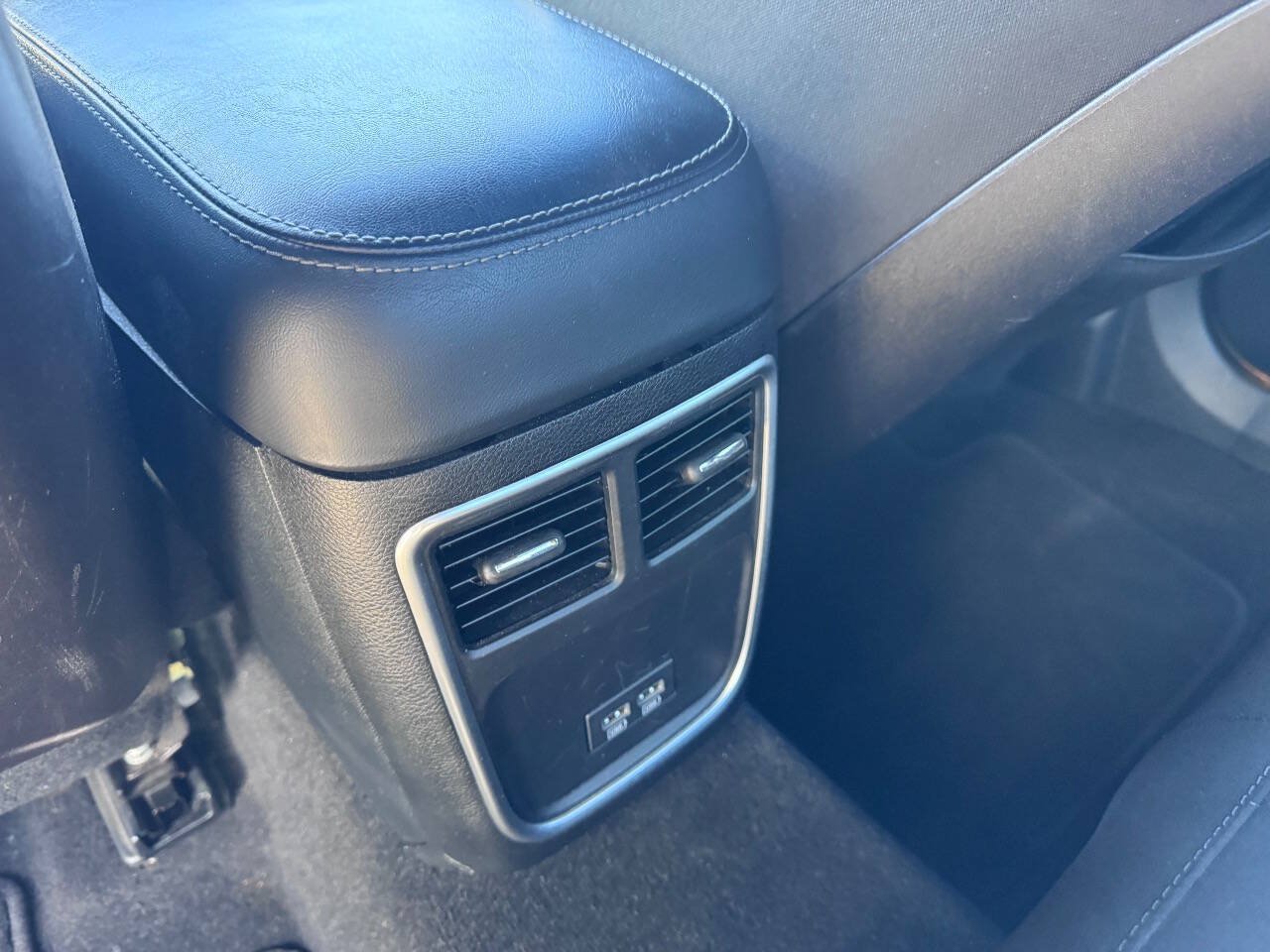 Used 2019 Dodge Charger R/T RWD image 11