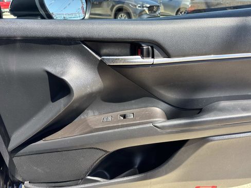 Used 2023 Toyota Camry SE FWD image 14