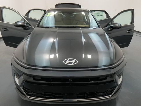New 2025 Hyundai Sonata Limited image 41