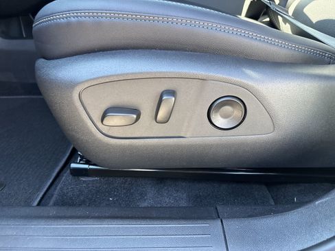 New 2026 Chevrolet Equinox EV LT image 15