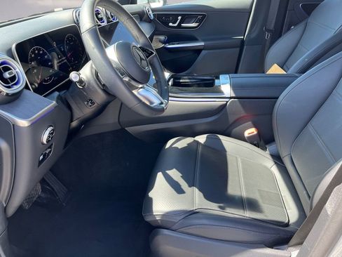 Used 2026 Mercedes-Benz GLC 300 4MATIC image 9
