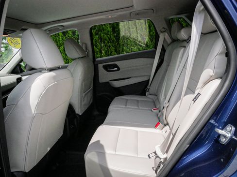 Used 2026 Nissan Rogue Dark Armor FWD image 30