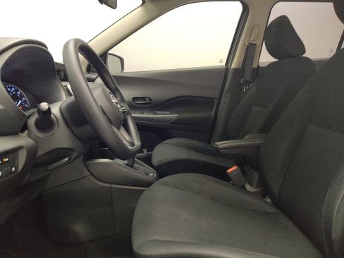 Used 2023 Nissan Kicks S FWD image 17