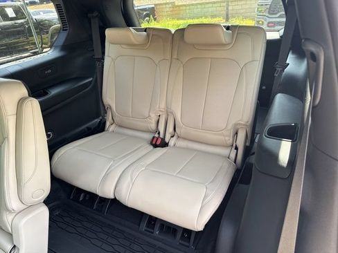 New 2026 Jeep Grand Cherokee L Limited w/ Luxury Tech Group II AWD/4WD image 22