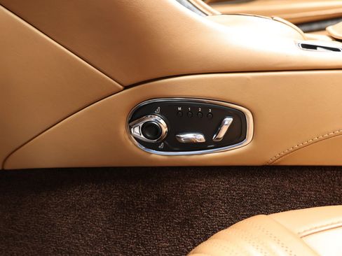 Used 2020 Aston Martin DB11 Volante RWD image 43