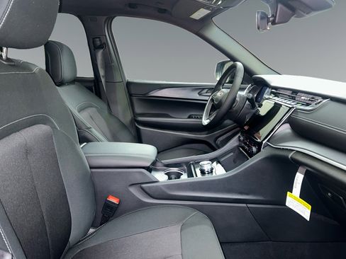 New 2026 Jeep Grand Cherokee Laredo RWD image 15