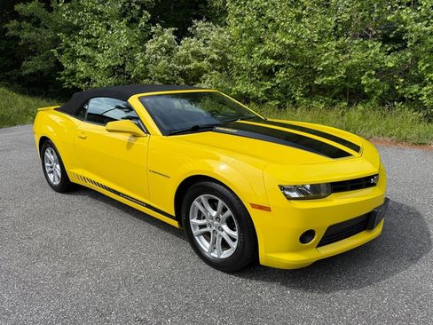 Used 2015 Chevrolet Camaro LT RWD image 20