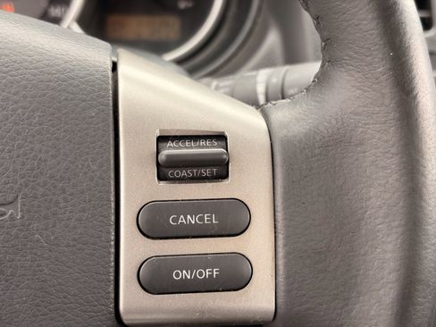 Used 2009 Nissan Versa Hatchback w/ Convenience Pkg FWD image 24
