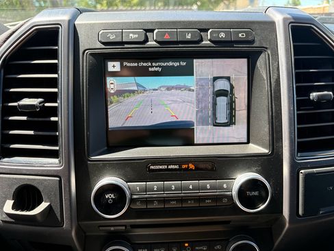 Used 2018 Ford Expedition Max Platinum AWD/4WD image 27