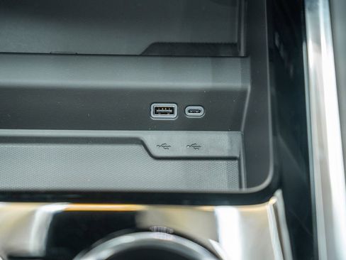 New 2026 Chevrolet Suburban Premier w/ Sun And Tow Package AWD/4WD image 29