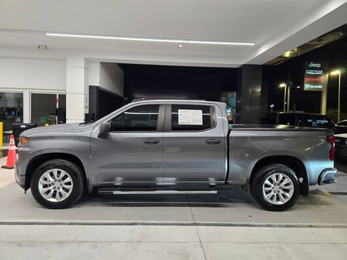 Used 2020 Chevrolet Silverado 1500 Custom w/ Custom Value Package RWD image 3