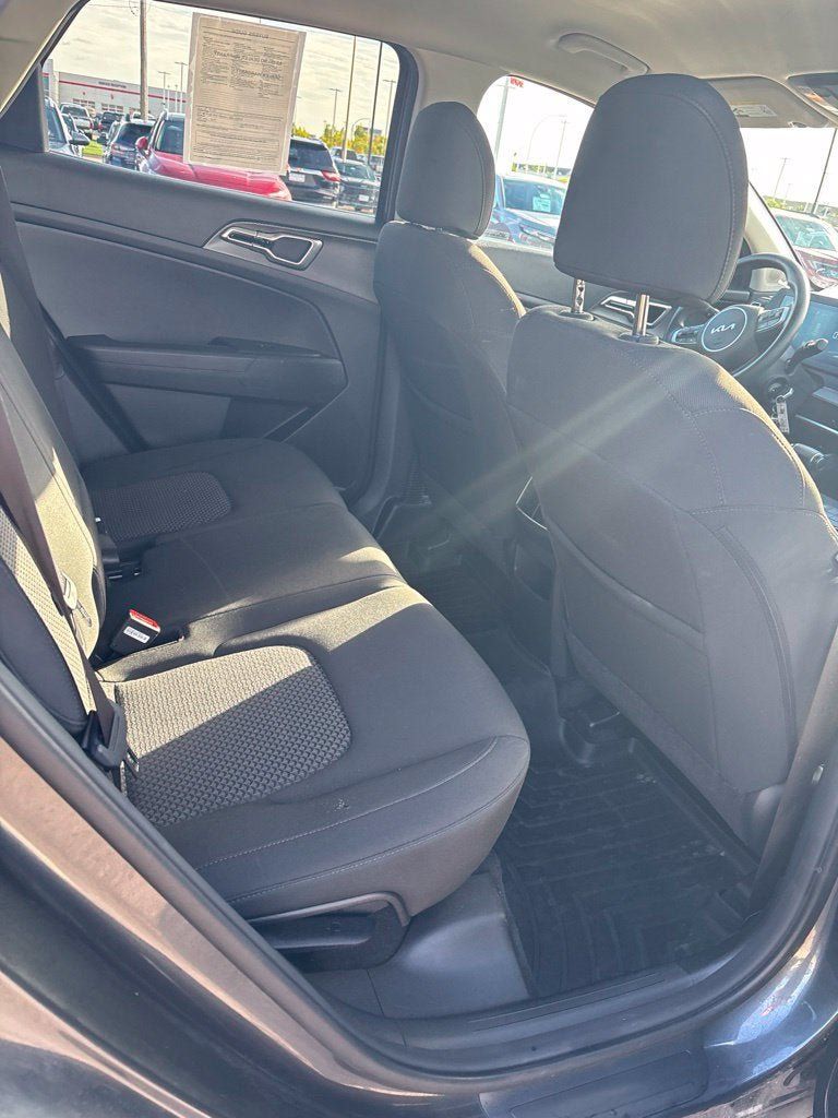 Used 2023 Kia Sportage LX AWD/4WD image 26