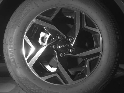 Used 2025 Kia Sportage LX image 15