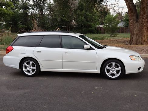Used 2007 Subaru Legacy Wagon AWD/4WD image 3