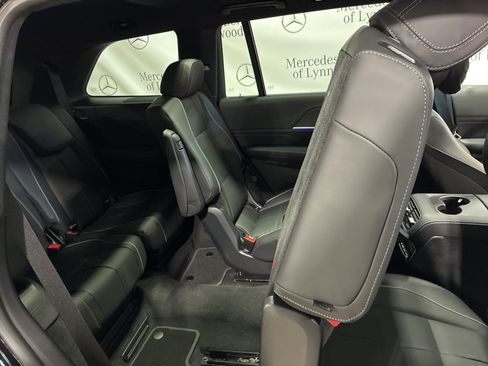 New 2026 Mercedes-Benz GLS 580 4MATIC image 17