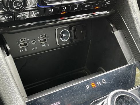 Used 2024 Jeep Grand Cherokee Limited AWD/4WD image 21