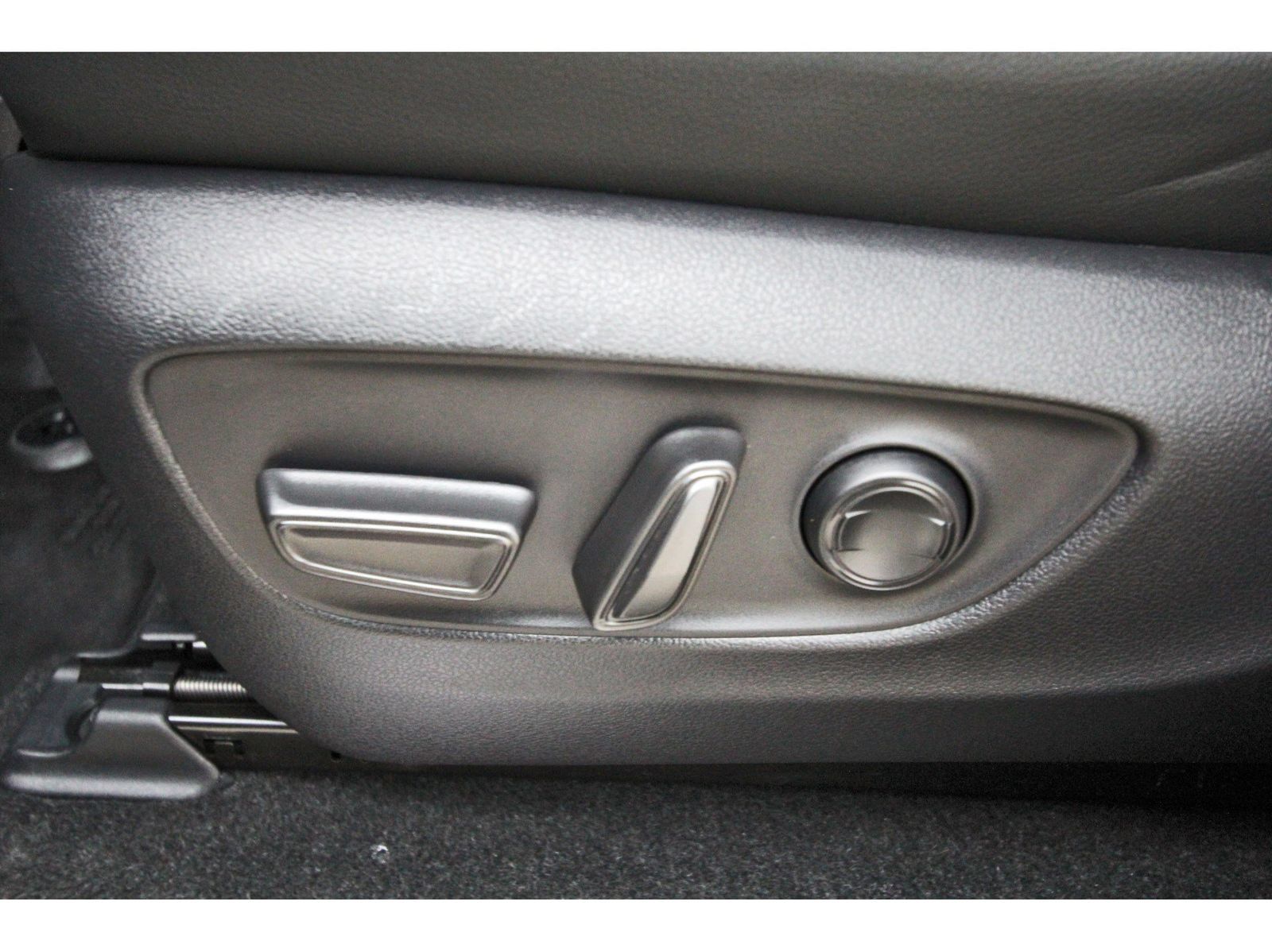 Used 2025 Toyota Land Cruiser w/ Premium Package AWD/4WD image 30
