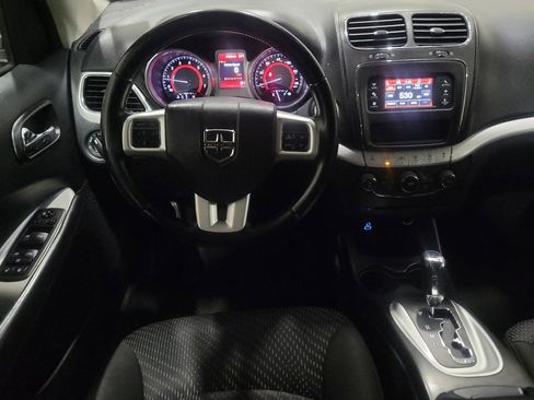 Used 2020 Dodge Journey SE w/ SE Popular Equipment Group FWD image 22