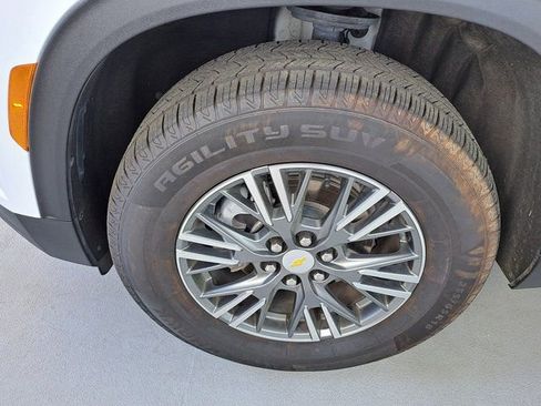 Used 2025 Chevrolet Traverse LT AWD/4WD image 33
