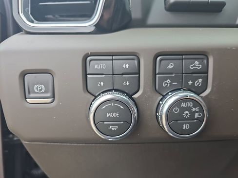 New 2026 GMC Sierra 2500 Denali w/ Denali Reserve Package image 25