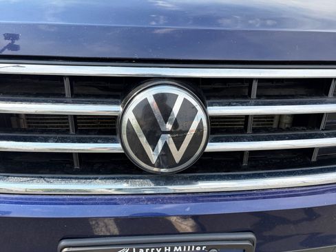 Used 2024 Volkswagen Tiguan SE AWD/4WD image 23